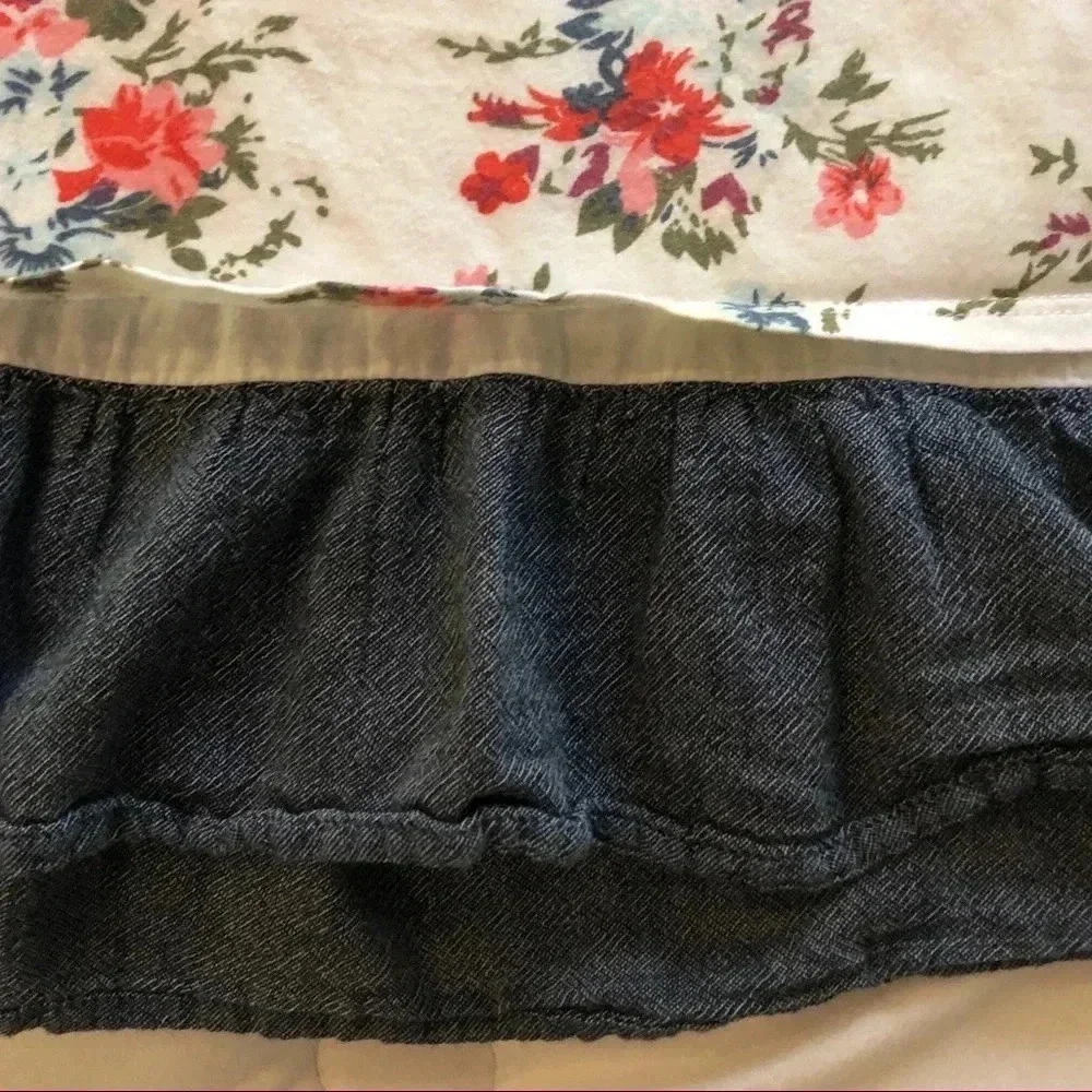 Gap small 6-7 girls floral peplum long sleeve top chambray white